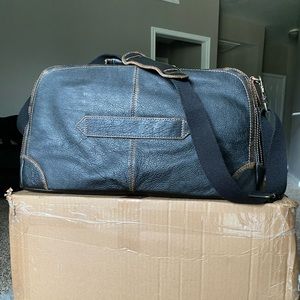 Wilson’s Leather men’s bowler duffle bag